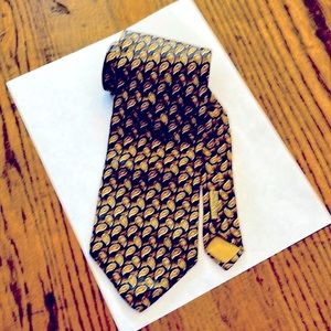 NWOT Mens Calvin Klein Paisley Style Tie in Pristine Condition!